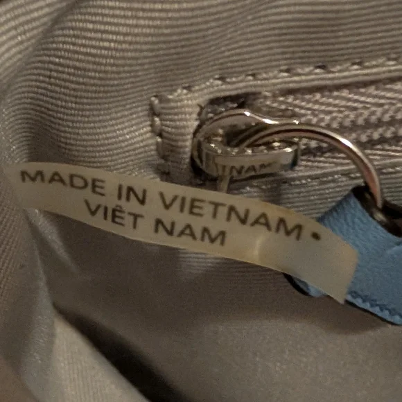 Coach patent Leather Quilted Blue and Tan Crossbody Bag In Good Shape! - Picture 9 of 11